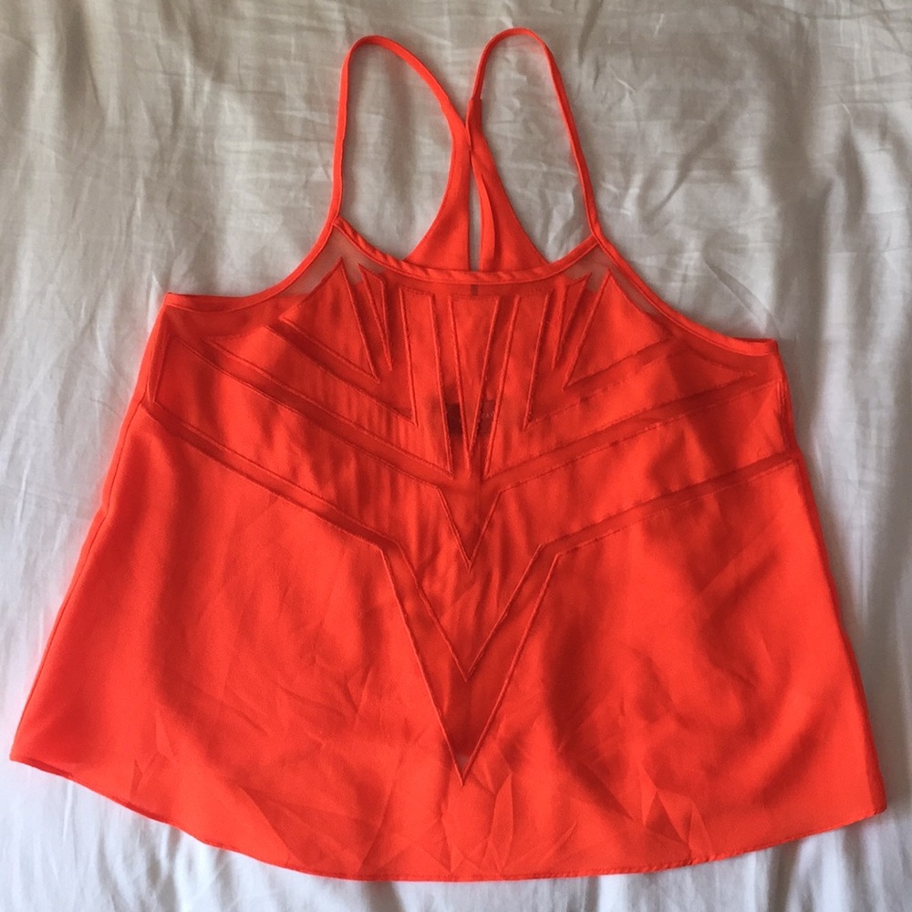 AKIRA flowy tank